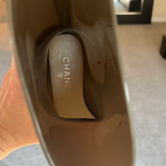 Chanel rain boots - Picture 3 of 9